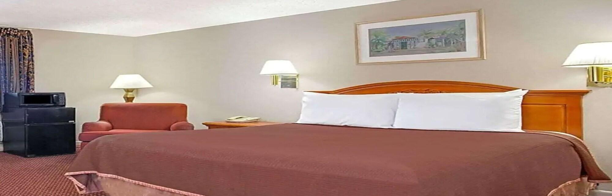 Airport Inn Tampa Exterior photo